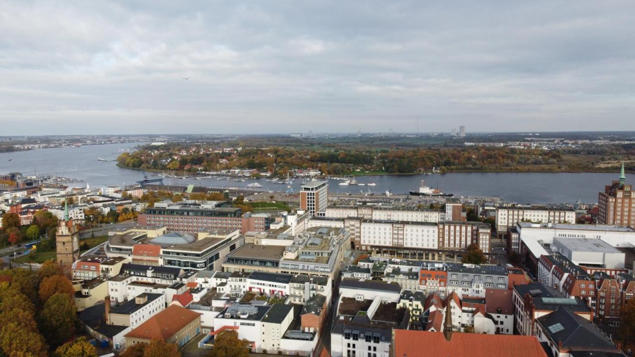 Lieblingsapartment No.10 Mit 2 Schlafzimmern Und Eigener Terrasse Rostock Exterior photo
